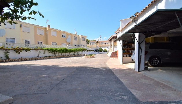 Sale - Detached villa - Orihuela - Villamartin