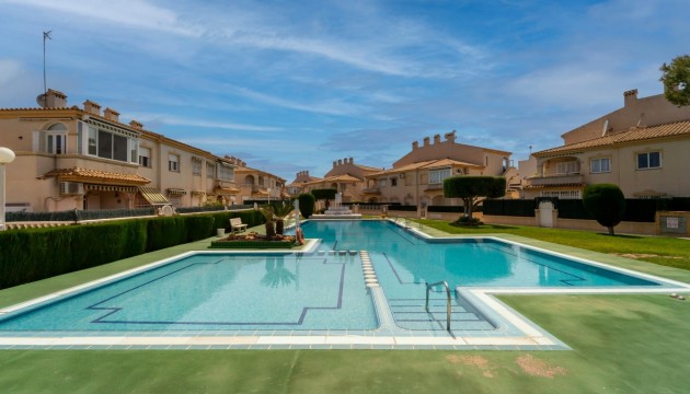 Apartment - Sale - Torrevieja - Aguas Nuevas