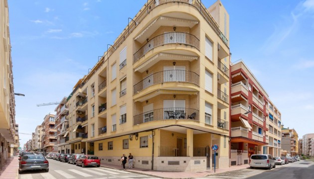 Apartment - Sale - Torrevieja - Estacion de autobuses