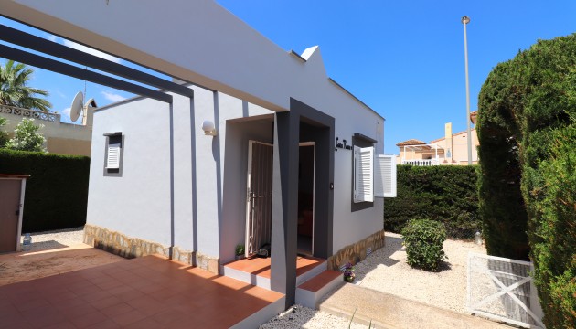 Detached villa - Resale - Algorfa - Montebello