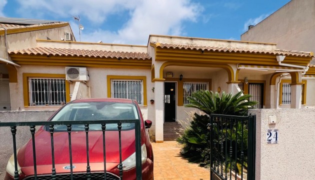 Townhouse - Revente - Daya Nueva - Daya Nueva