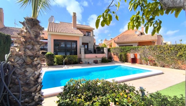 Villa's
 - Revente - Algorfa - La Finca