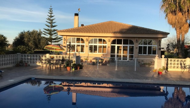 Villa's
 - Revente - Dolores - Dolores