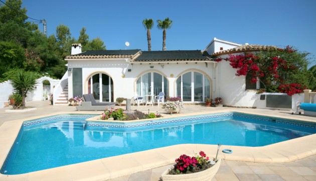 Villa's
 - Revente - Moraira - Benimeit