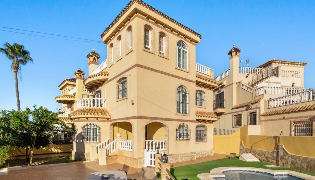 Villa's
 - Revente - Orihuela - Las Mimosas