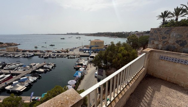 Villas
 - Revente - Cabo Roig - Orihuela Costa