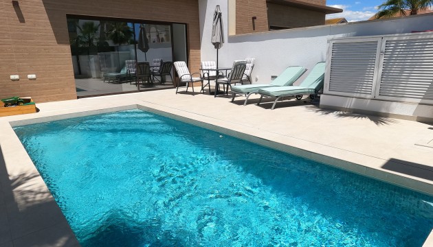 Villas
 - Venta - Algorfa - La Finca Golf