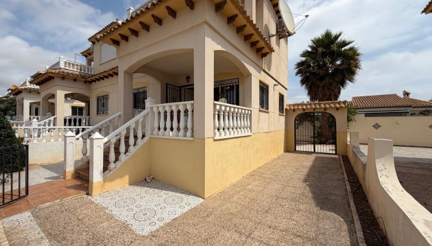 Villas
 - Venta - Playa Flamenca - Orihuela Costa