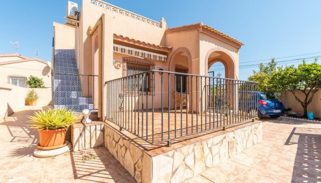Villas
 - Venta - San Fulgencio - La Marina