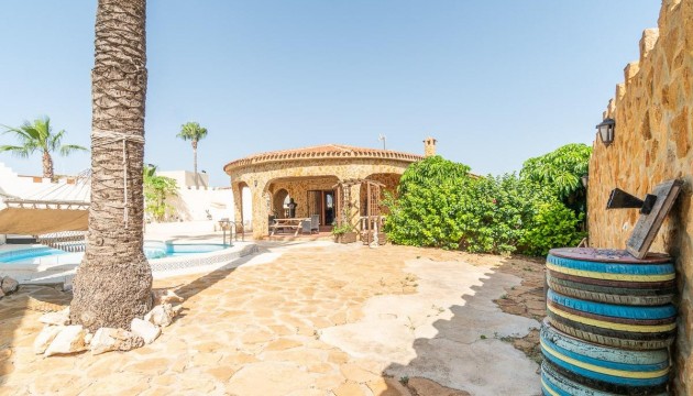 Villas
 - Venta - Torrevieja - Los altos