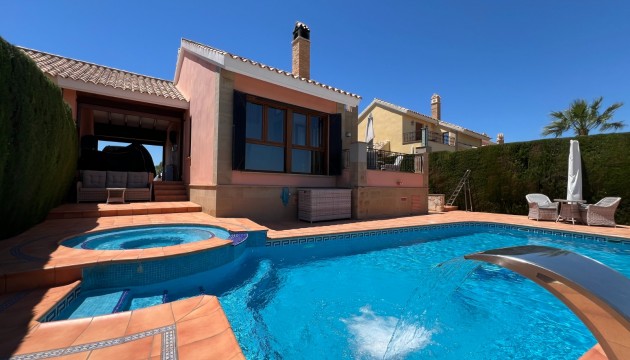 Villen
 - Resale - Algorfa - La finca Golf