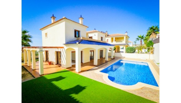 Villen
 - Resale - Altaona Golf and Country Village - Altaona Golf - Country Village