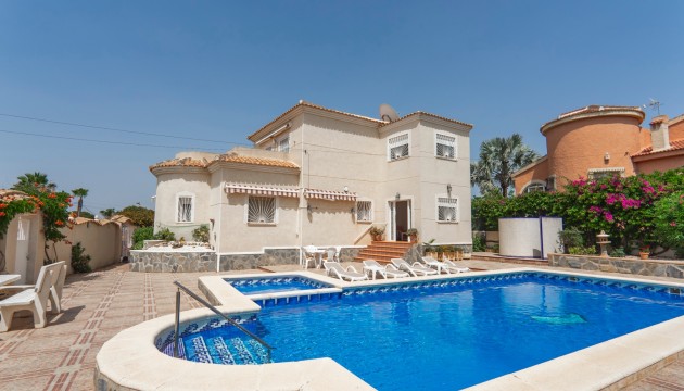 Villen
 - Resale - Ciudad Quesada - Campo De Golf La Marquesa