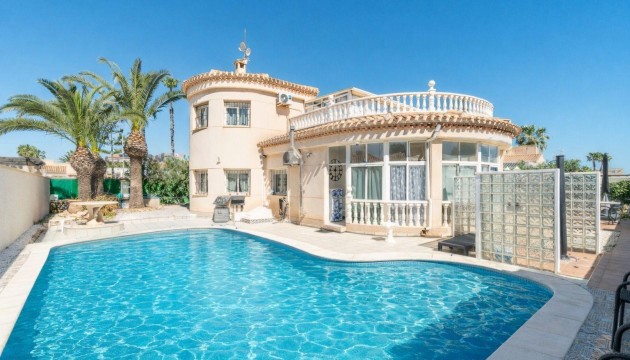 Villen
 - Resale - La Zenia - La Zenia