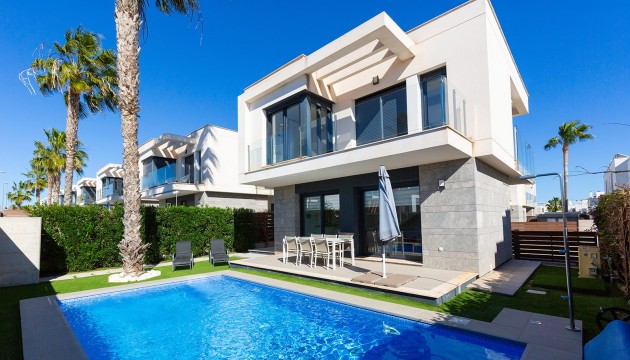 Villen
 - Resale - Vistabella Golf - Vistabella