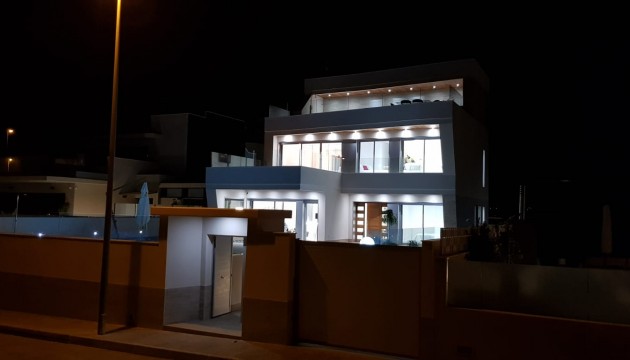 Nueva construcción  - Villas
 - Campoamor - Orihuela Costa
