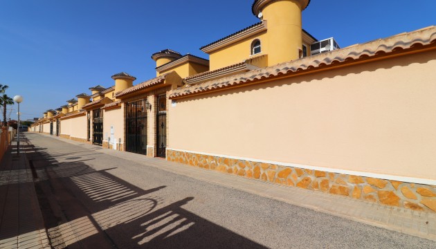 Sale - Detached villa - Algorfa - Lo Crispin