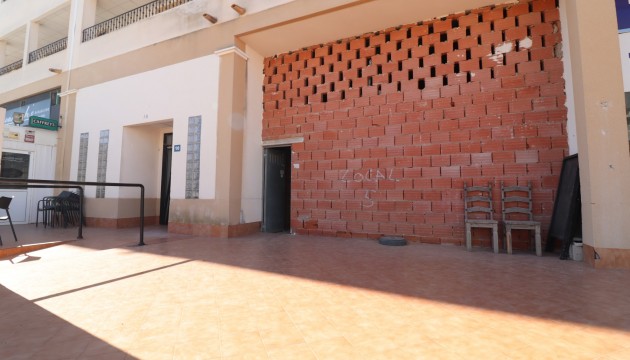 Venta - Comercial - Los Montesinos - Laguna Green