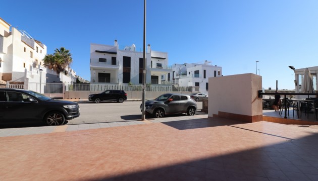 Venta - Comercial - Los Montesinos - Laguna Green