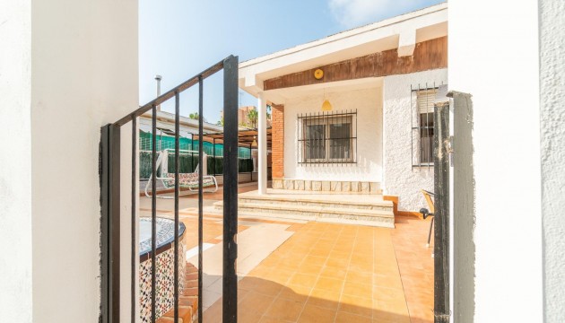 Revente - Villa's
 - Torrevieja - Aguas nuevas 1