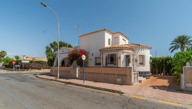 Resale - Villen
 - Orihuela - La Florida