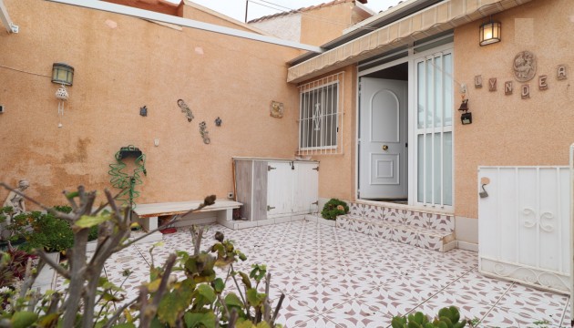 Sale - Bungalow - Guardamar - El Moncayo