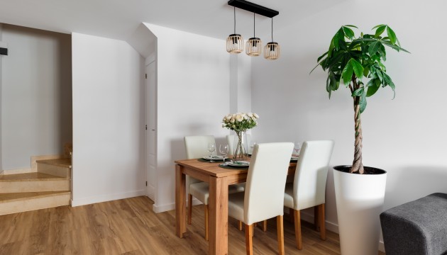 Resale - Townhouse - Los Altos