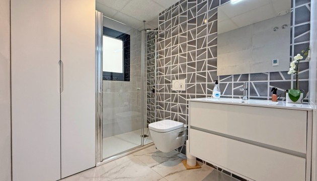 Resale - Wohnung - Los Altos