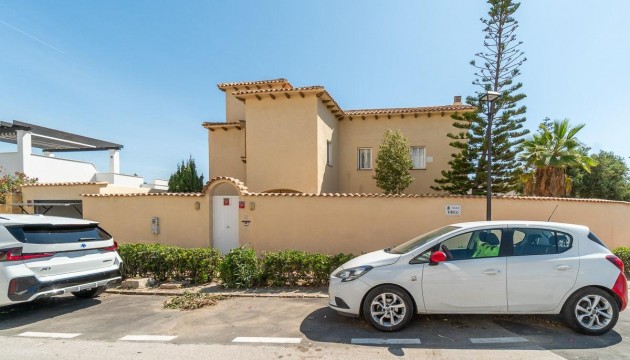 Sale - Villas - Torrevieja - La Mata