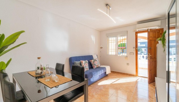 Sale - Villas - Torrevieja - El limonar