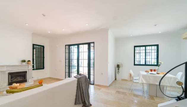 Resale - Villen
 - Villamartin