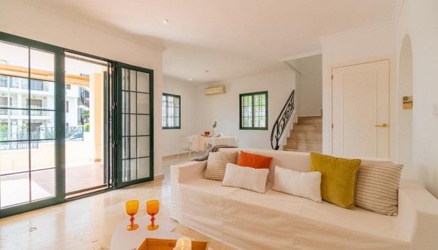 Resale - Villen
 - Villamartin