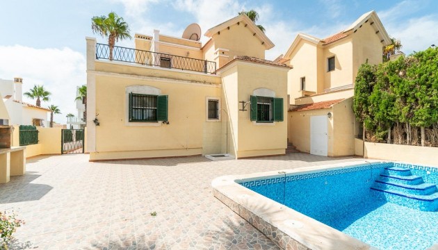 Resale - Villen
 - Villamartin