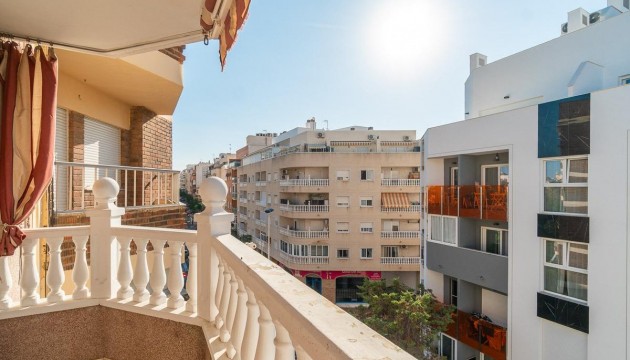 Sale - Apartment - Torrevieja - Centro