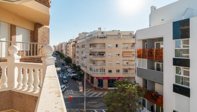 Sale - Apartment - Torrevieja - Centro
