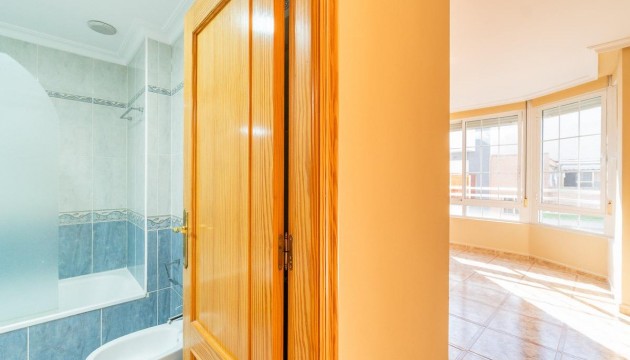 Sale - Apartment - Torrevieja - Centro