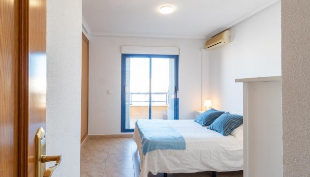 Sale - Apartment - Torrevieja - Centro