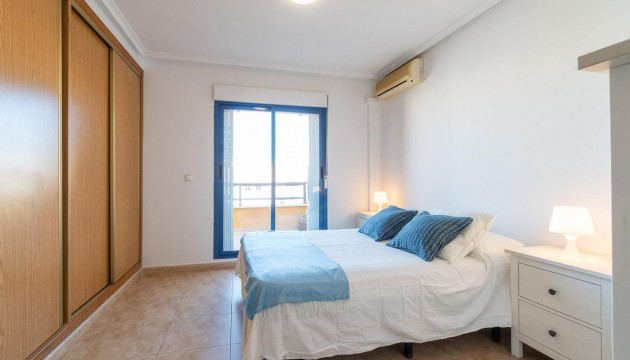 Sale - Apartment - Torrevieja - Centro
