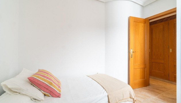 Sale - Apartment - Torrevieja - Centro