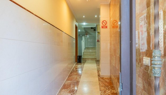 Sale - Apartment - Torrevieja - Centro