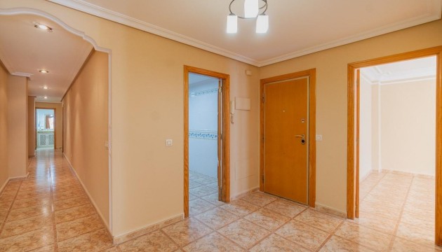 Resale - Wohnung - Torrevieja - Centro