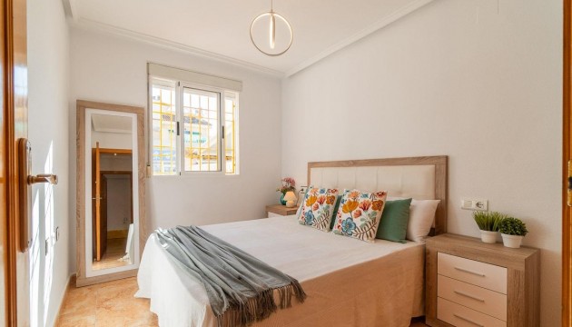 Sale - Villas - Torrevieja - El limonar