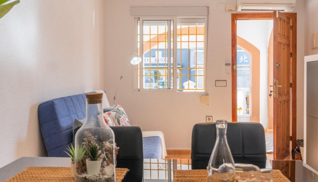 Sale - Villas - Torrevieja - El limonar