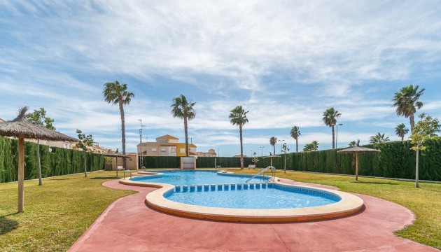 Sale - Villas - Torrevieja - El limonar
