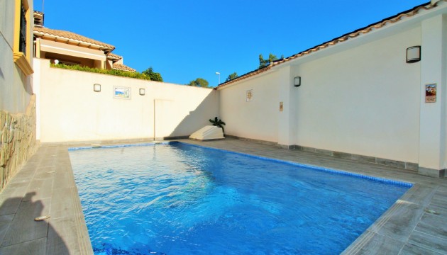 Resale - Villen
 - Playa Flamenca