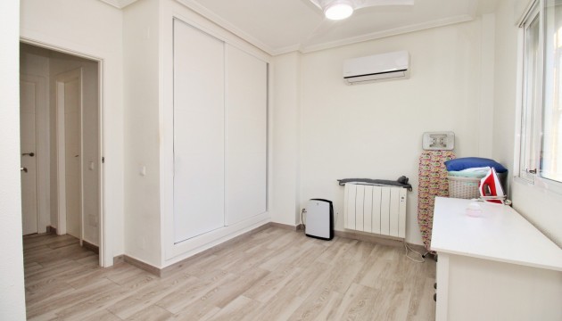 Resale - Villen
 - Playa Flamenca