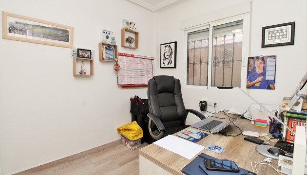 Resale - Villen
 - Playa Flamenca