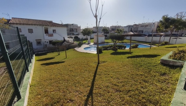 Sale - Townhouse - Torrevieja - Lago jardin