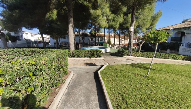 Sale - Townhouse - Torrevieja - Lago jardin