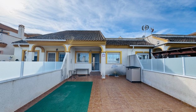 Revente - Townhouse - Daya Nueva